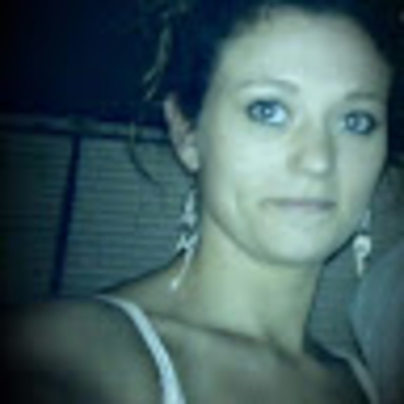 Meet your Posher, Amanda - Picture 1 of 1